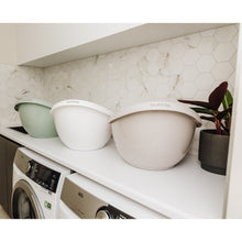 Load image into Gallery viewer, Bubble Cuddle Bath with Bath Seat - White