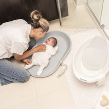 Load image into Gallery viewer, Bubble Cuddle Bath with Bath Seat - White