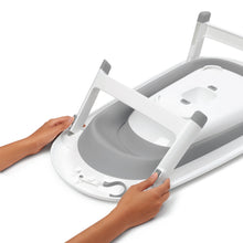 Load image into Gallery viewer, OXO Tot Splash & Store Bathtub