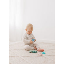 Load image into Gallery viewer, Bubble Silicone Star Stack & Play