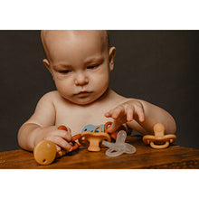 Load image into Gallery viewer, Suavinex Colour Essence All Silicone Soother with SX Pro Physiological Teat 6-18M - Nude