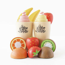 Load image into Gallery viewer, Le Toy Van Fruit &amp; Smoothie Blender Set

