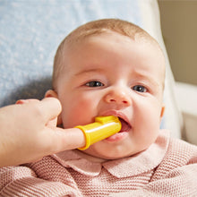 Load image into Gallery viewer, Matchstick Monkey Finger Toothbrush With Portable Case - Lion &amp; Giraffe
